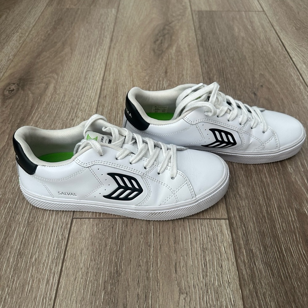 SALVAS Cariuma leather White Sneakers with Black Accents